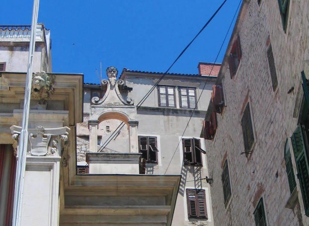 Apartment Sibenik Johnny'S Place ภายนอก รูปภาพ